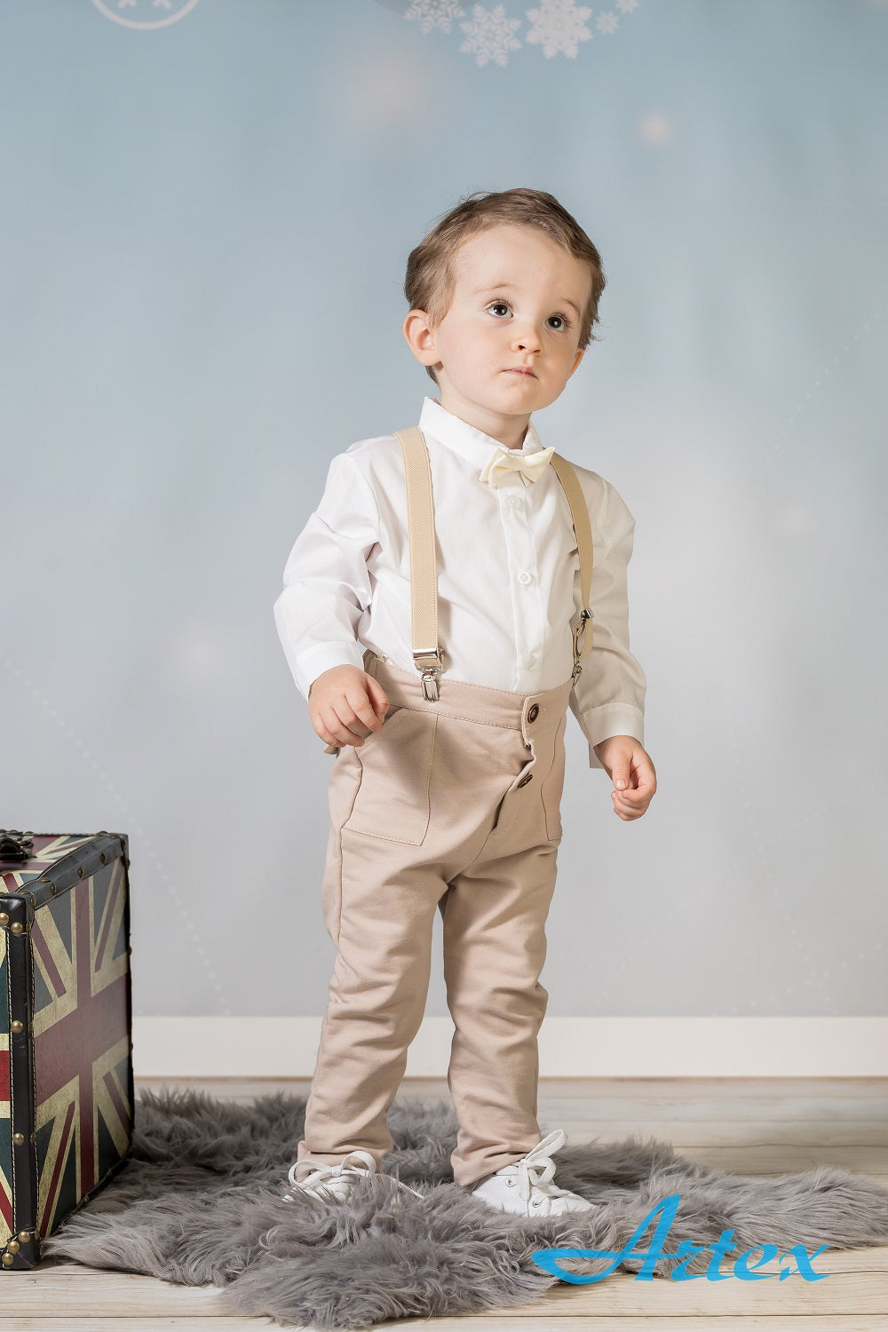 Beige set with suspenders