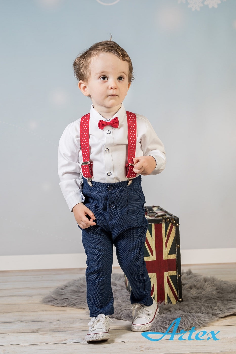 Set navy blue with red suspenders