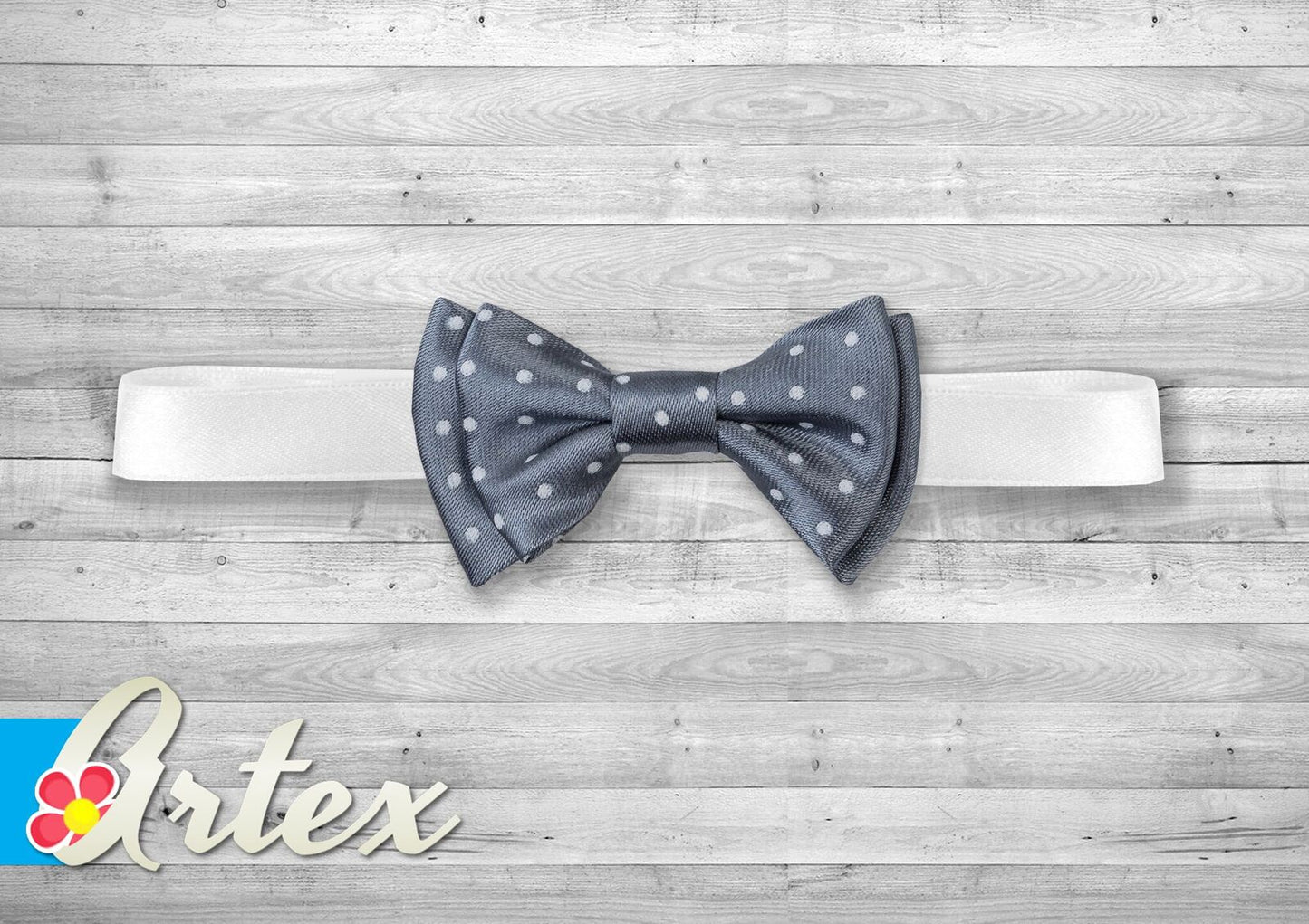 Bow-tie with dots